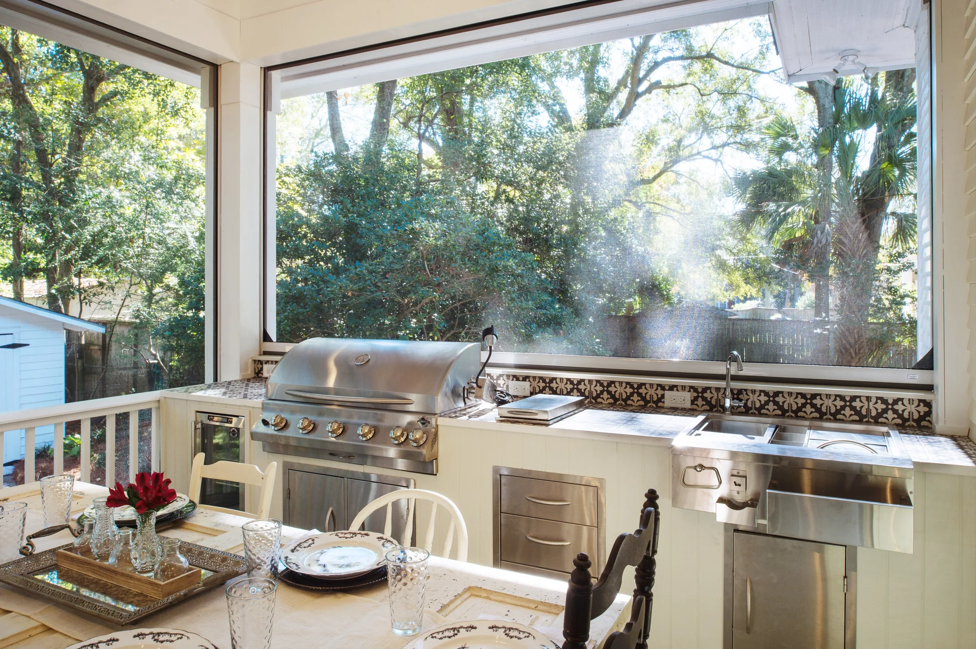 Phantom Retractable Screen